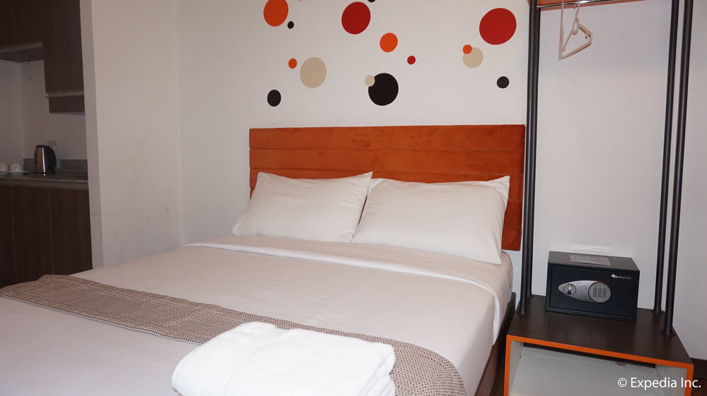 H Hotels - Metro North Uno Кесон-Сити Экстерьер фото